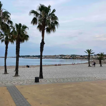 - Bajos * L' Escala