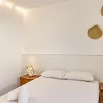 - Bajos
