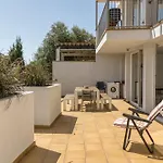 - Bajos דירה